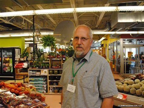 Willy st coop. The Willy Street Co-op in Madison, Wisconsin is a cooperatively owned grocery business with three store locations. We serve the needs of our Owners and employees, providing fairly priced goods and services while supporting local and organic suppliers. 