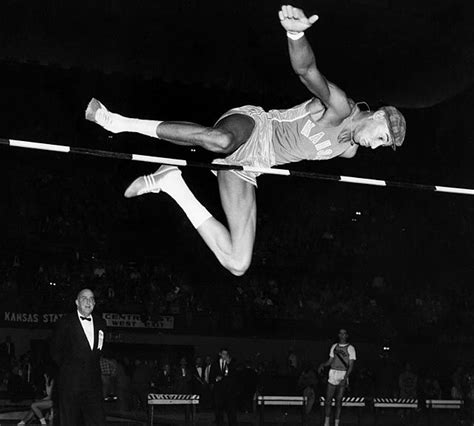 Wilt chamberlain track times. As 2018 NBA All-Star Joel Embiid puts it, Wilt Chamberlain was "so freaking athletic". Watch a few clips and listen to a bit of the testimony that indicates ... 