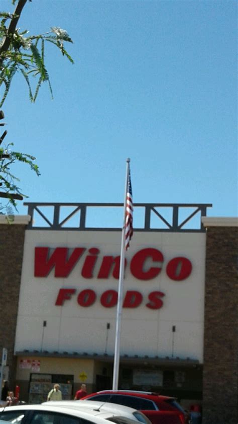 Winco in surprise az. Officers with the Surprise Police Department responded to the Desert Financial Credit Union near Cotton Lane and Greenway Road just after 2 p.m. after a bank teller called to report the robbery ... 