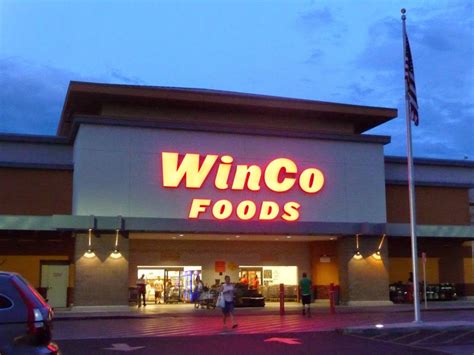 Winco in tucson. There are a half-dozen Winco stores in the Phoenix area, but nothing in Tucson (yet). No real equivalent. Most folks seem to shop at Fry's, which is a Kroger store chain. Reasonable, but not as cheap as Winco. 