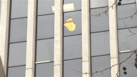 Window glass falls from another SF high-rise