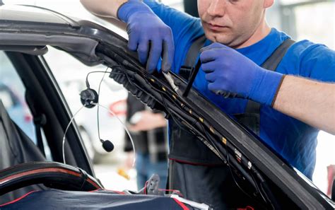 Windscreen replacement. Windscreen replacement. At Autoglass ®, we will always try to repair any windscreen damage first but sometimes the damage is too large to fix and the whole windscreen has to be replaced. Our expert technicians are fully-trained to carry out windscreen replacements with an aim to get you back on the road as soon as possible. 