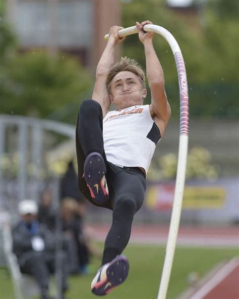 Windsor’s Cameron Thomas makes lasting impression in short time as state champion pole vaulter