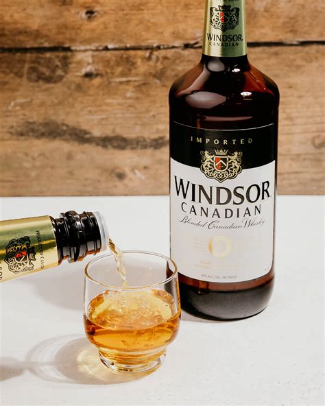 Windsor canadian whiskey. The THE WINDSOR KNOT is made of 1.5 parts Windsor Canadian Whisky,0.5 part orange liqueur,1 part freshly squeezed lemon juice, and many more. 