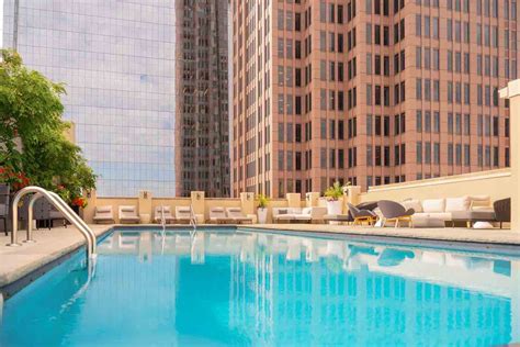 Windsor suites philadelphia. Rooftop pool, Chinese restaurant, Irish pub, and 24-hour fitness and business centers. The Windsor Suites has a small pool on its rooftop with loungers and views of downtown Philadelphia. Its fitness center is open 24/7 and has several treadmills and cardio bikes, along with weight training machines and free weights. 