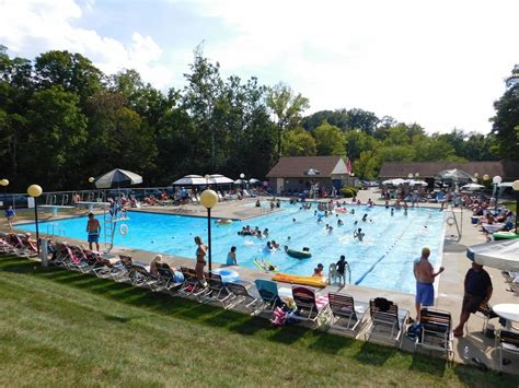 Windwood Health and Sports Club Tennis Courts in Bradfordwoods, PA