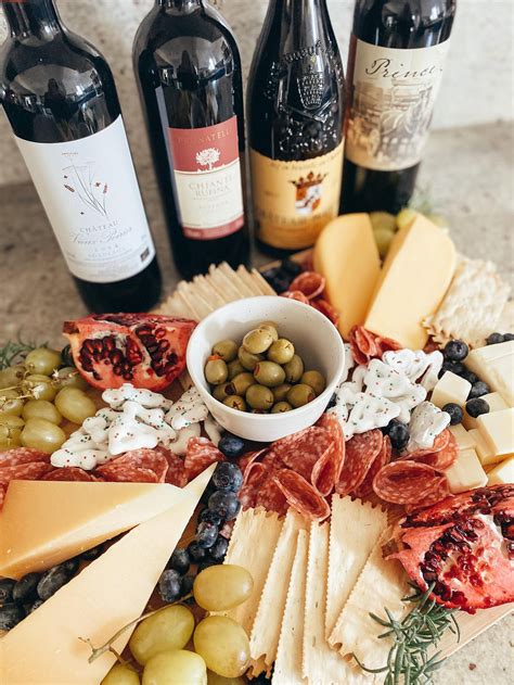 Wine with that cheese. We can readily see how young cheeses might partner best with wines that are juicy, fruity, fresh and spirited—sparkling wines, crisp whites, dry rosés, and reds with good acidity and sprightly fruit. Older … 