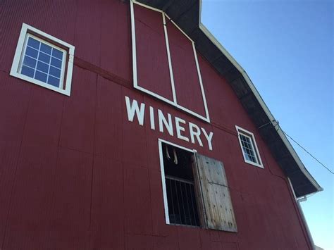 Wineries upstate ny. Millbrook is Hudson Valley's flagship vineyard, located in Dutchess County, New York, about an hour and a half north from Manhattan. The relative proximity to ... 