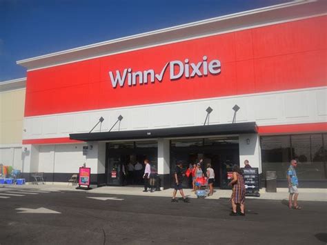 Winn dixie cocoa beach fl. Went to Winn-Dixie in Vero Beach for the first time. BEWARE of the yellow tags. If you don't have a card, those $6.99 bag of wings will be $20 at the register and a case of Yuengling marked $20 will be $30. They do NOT make this clear on the items or shelves. And the cashiers don't tell you. Never going back and you shouldn't either 