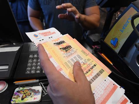 Winner of last month’s $1.6 billion Mega Millions jackpot claims prize in Florida