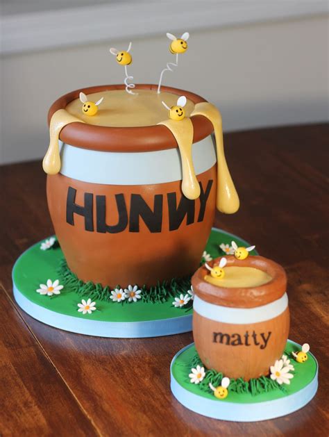 Winnie the Pooh Hunny Pot cake - Pinterest