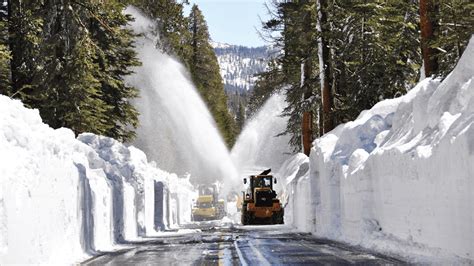 Winter arrives in Yosemite: Tioga Road closes, ice rink opens