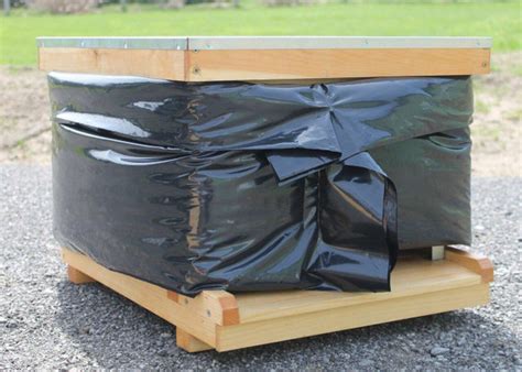 These hive wraps are constructed from durable corrugated plastic. This is our preferred wrap for our own hives. Three options are available: Single deep - one hive. Double deep - one hive. Side by side singe deep - two hives. ** Pease note that we cannot ship these products ** These hive wraps are constructed from durable corrugated plastic .... 