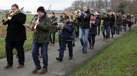 Wintermarsch in Vechta - Das Örtliche