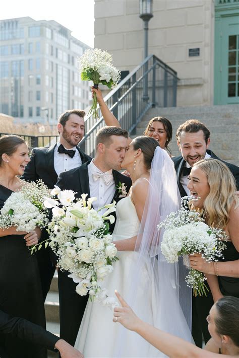 Wisconsin Wedding Photographer (@mariahjonesphoto)