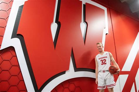 Wisconsin basketball recruiting 247. Under the leadership of Greg Gard, the University of Wisconsin men’s basketball program has historically made a name for itself by identifying recruits early and forging relationships with them, hoping to secure a verbal commitment before their recruitments take off. As it pertains to the 2023 recruiting class, the narrative is no … 