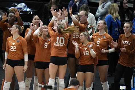 With national audience, Texas-Nebraska set to make NCAA volleyball history in 2023 title game