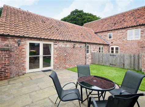 Woldsend Holiday Cottages: Rose Cottage (ref IUW) in Rillington