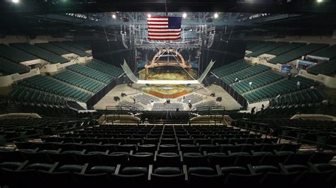 Wolstein arena cleveland. Sep 30, 2013 · Cleveland State University's Wolstein Center is still a financial drain, three years after CSU hired a sports marketing company and a new firm to manage and promote the facility. ... Quicken Loans ... 