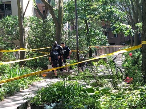 Woman dead after daylight stabbing in downtown Toronto, police say