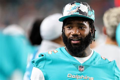 Woman drops lawsuit claiming Dolphins’ star Xavien Howard gave her STD