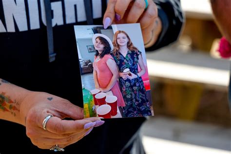 Woman says 4 of 7 Oklahoma bodies as daughter, grandchildren