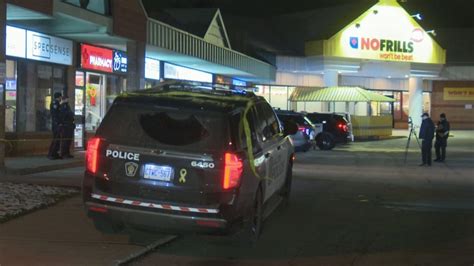 Woman stabbed during attempted robbery at Oakville pharmacy; suspects sought