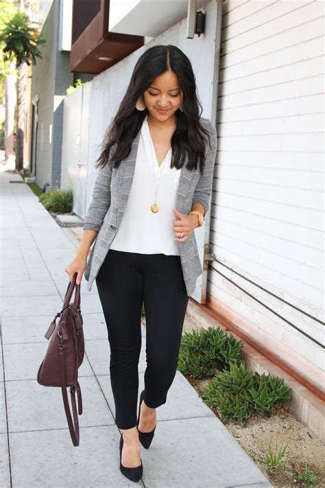 Women's casual business attire. Best Casual Work Clothes For Women: Madewell. Best Comfortable Work Clothes For Women: Lululemon. Best Modern Work Clothes For Women: Banana … 
