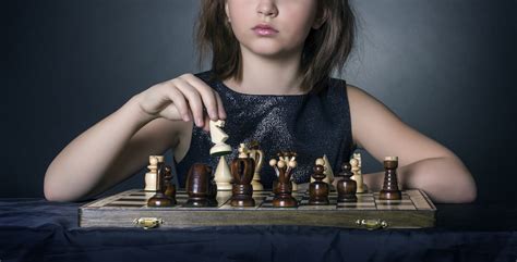 Women in chess players of the modern age. - Exposição retrospectiva da obra do pintor mário eloy..