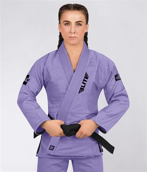 Womens bjj gi. These are the best women’s BJJ gis: 1. Tatami Women’s Estilo 6.0. Image credit: Tatami Check Amazon. The Estilo 6.0 series has been a hot commodity sport by many practitioners in the BJJ community. Continually improving and innovating this also continue to push the brand in being a service to the women of BJJ. 