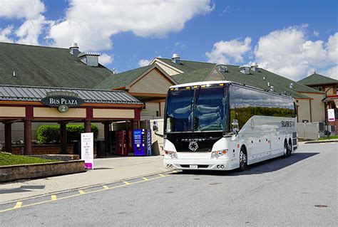 Woodbury bus. Bus from Port Authority Bus Terminal to Woodbury Common, NY - bus shelter Ave. Duration 48 min Frequency Twice a week Estimated price $6 - $18 Schedules at coachusa.com Child (0-14) $6 - $9 Seniors 62+ and Special Needs $7 - $11 Adults 15-61 $12 - $18 Bus from Port Authority Bus Terminal to Woodbury Common, NY 