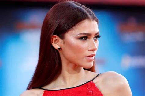 This page gives you more details about Zendaya Wooden’s Buried Video. Zendaya's wooden plank outfit was an eye-catching statement piece that left an unforgettable impression. 2022 Zendaya did a recent interview after doing a picture shoot while walking on wooden planks while wearing high heels. kingnickz01. 6K..