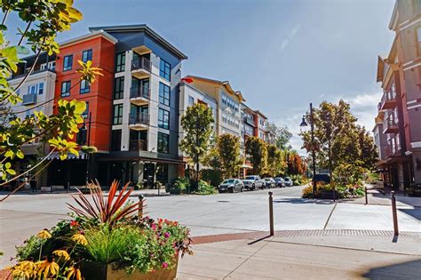 Woodin Creek Village has 40 units. Woodin Creek Village is currently renting between $1690 and $3860 per month, and offering 6, 7, 9, 12 month lease terms. Woodin Creek Village is located in Woodinville, the 98072 …. 
