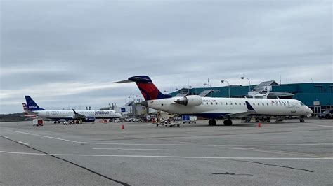 Worcester airport flights. The two airlines most popular with KAYAK users for flights from Worcester to Tampa are Delta and American Airlines. With an average price for the route of $292 and an overall rating of 8.0, Delta is the most popular choice. American Airlines is also a great choice for the route, with an average price of $312 and an overall rating of 7.3. 