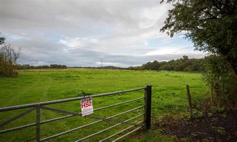 Work halted on HS2 after mystery pool of bubbling foam…