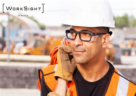 Work sight. Employee Data Management. Keep a detailed account of employee job qualifications, contact information, skills, tickets, seniorities, and more. 