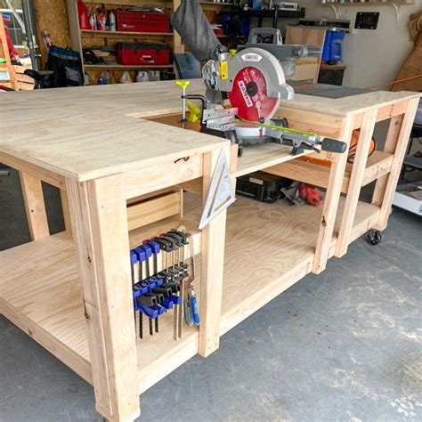 Workbench with miter saw. 1. What are the key features of these DIY miter saw stand plans? These DIY miter saw stand plans are designed to be simple and efficient. Here are the key features: Use regular wood screws (trim head screws) with no need for pocket holes or a pocket hole jig. Stationary design, not a mobile miter saw station or workbench. 