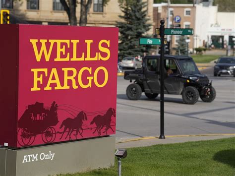 Workers at Wells Fargo location in New Mexico vote to unionize