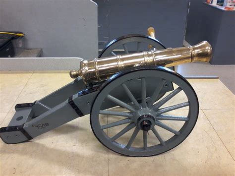 THIS IS A FULLSCALE FIELD CANNON. A GREAT SHOOTER. OWN THE LOUDEST THING AROUND! SUPER DECORATIVE AND HISTORICAL LOOKING!!!! SHOOTS BLACK POWDER ONLY. NOTE: ALWAYS SHOOT WITH CANNON GRADE BLACK POWDER ONLY (NEVER USE SMOKELESS GUN POWDER) , WE RECOMMEND FG OR FFG BLACK POWDER OR BLACK POWDER EQUIVALENT. IT EXCEEDS INDUSTRY STANDARDS. VERY SAFE. 100% FUNCTIONAL. BARREL: LENGHT 66" CAST IRON .... 