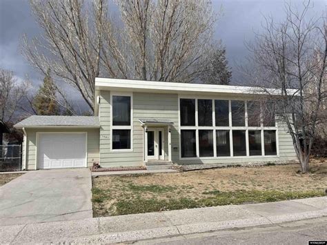 Worland wy real estate. View 23 photos for 601 S 8th St, Worland, WY 82401, a 4 bed, 2 bath, 3,044 Sq. Ft. single family home built in 1956 that was last sold on 01/20/2021. 