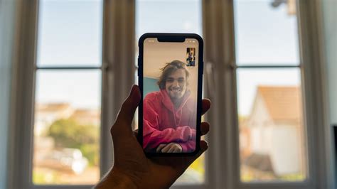 Dec 1, 2022 · Cisco Systems, a technology company, holds the record for the longest FaceTime call. The conference call lasted for 88 hours, 54 minutes and 22 seconds. The article delves deeper into FaceTime calls, the longest-known FaceTime call, and other relevant information..