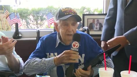 World War II veteran celebrates 100th birthday in Fort Lauderdale