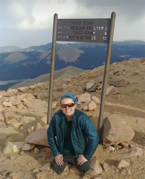 World record-holding Coloradan hikes 14er with just her arms