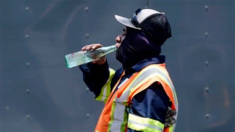 Would a Texas law take away workers’ water breaks? A closer look at House Bill 2127