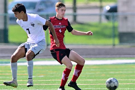 Wpial scores soccer. Here’s a closer look at the 2023 WPIAL boys soccer playoffs: Class 4A. Favorite: Seneca Valley (13-0-3), which has won three WPIAL titles in the last five years and was the runner-up last year, enters the postseason without a loss. The Raiders, led by veteran coach George Williams, ranked fifth in the state coaches’ poll. 