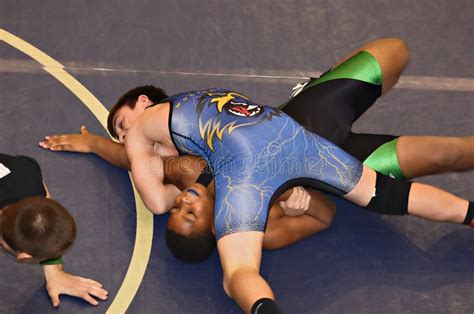 Wrestle facesitting Gay Porn