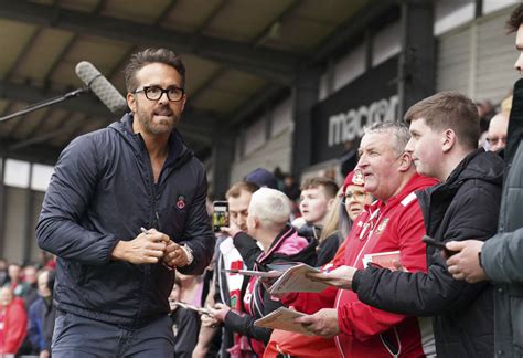Wrexham earns promotion to English soccer’s fourth tier under ownership of actor Ryan Reynolds