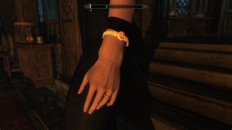 Wrist seam/gap? - Skyrim Special Edition Mod