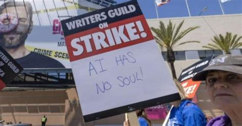Writers strike enters 2nd day with no sign of ending soon