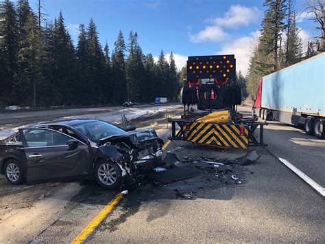 The right lane was closed as crews worked to remove the debris from the crash. Update 1:39 PM : On I-5 northbound at NE 145th Ave there is a collision blocking the right lane. — WSDOT Traffic ....